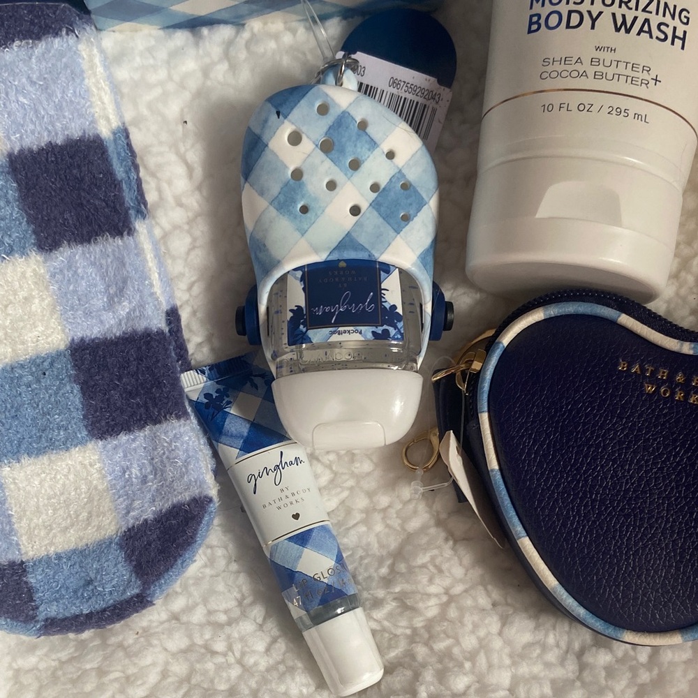 Bath & Body Works Gingham Blue and White Collection - Picture 4 of 6